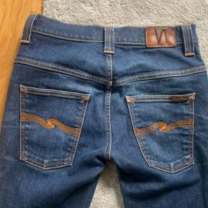 Fint skick på ett par nudie jeans liten defekt men ingent stort hör av er vid frågor
