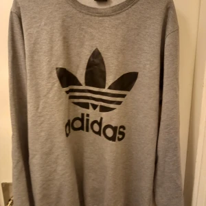Adidas sweatshirt  - Fint skick