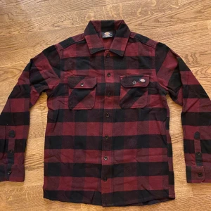 Dickies Sacramento Skjorta - Knappt använd, mycket bra skick. Strl M