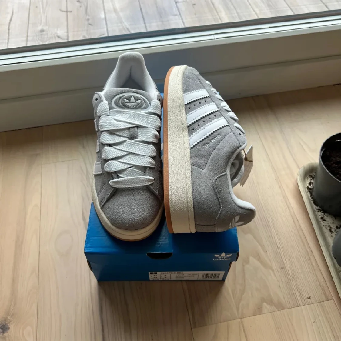 Säljer dessa campus har använt skorna i Max 3 gånger  - 90