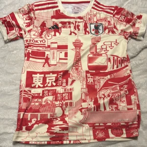 Japan tröja, storlek medium - En knappt använd japantröja i toppskick