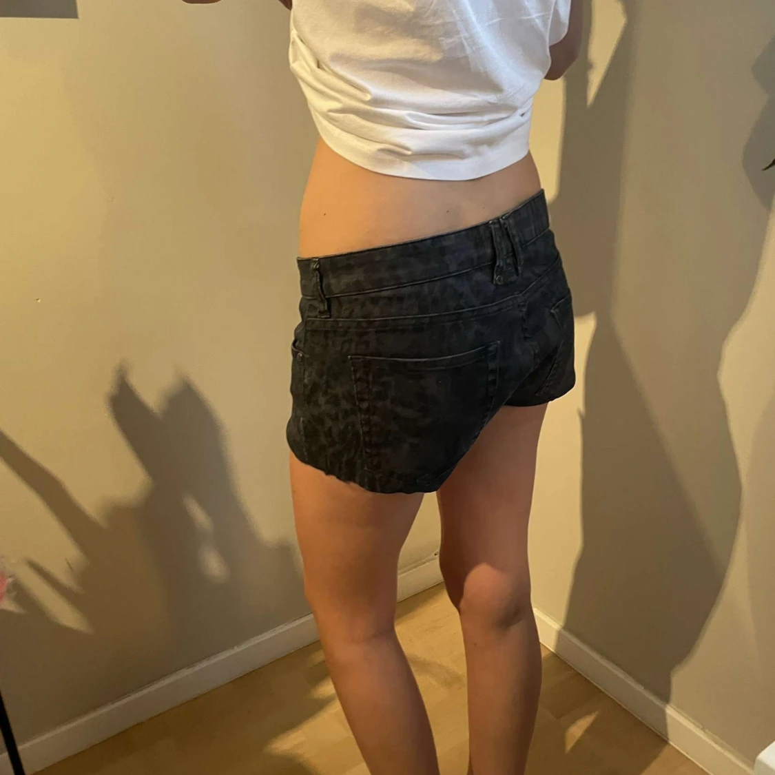 lågmidjade leopard jeansshorts - 91