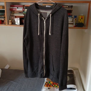 Hoodie - Använd men still fresh