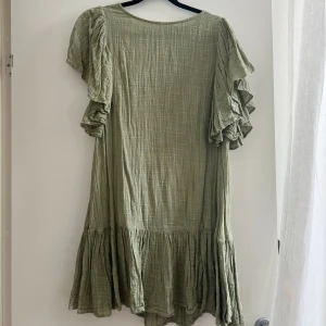Klänning💚 - Grön klänning i stl 36💚 Köparen står för frakten!!