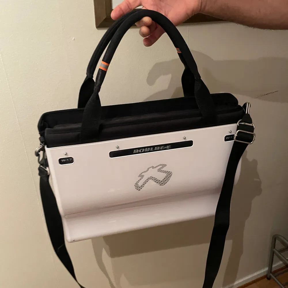 Retro lp vinyl väska, funkar också som datorväska. Väskor.