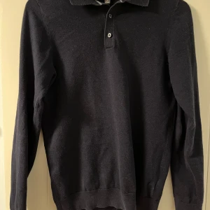 Stickad Piké  - Säljer nu denna feta stickade pikén från M&S i skicket 9/10. Den är i storlek XS och ny priset ligger på 500kr, mitt pris 349.