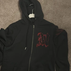 Rhinestone zip - Rhinestone zip i gott skick, använd 2-3 gånger size S