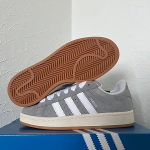 Adidas Campus 00s "Grey/White" - Storlek: US 5,5 | EU 38 | Skick: 10/10 Oanvända  Instagram: Heatonfeet040
