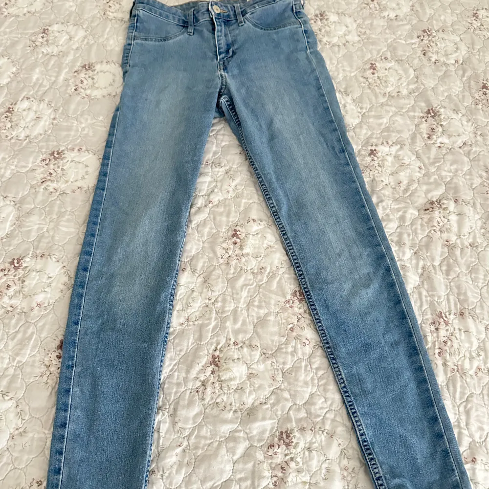 Skinny regular waist Ankle . Jeans & Byxor.