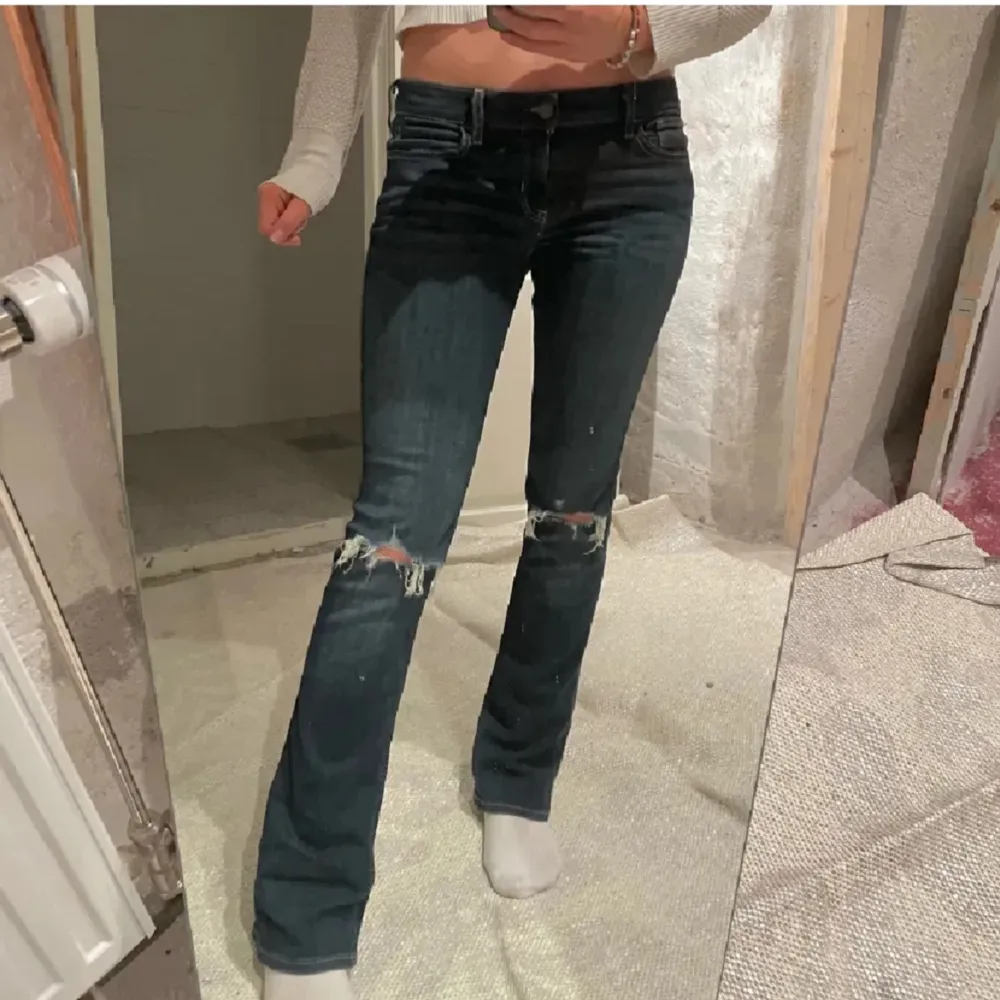 Jättefina lågmidjade jeans som är stretchiga och så skönt material! . Jeans & Byxor.