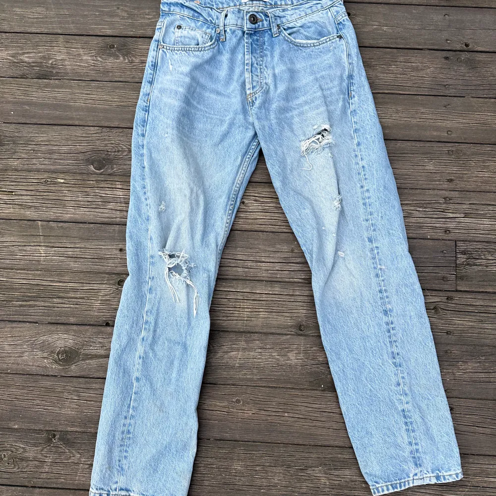 Säker dessa jeans för tycker inte om dom längre och dom är för små Dom är i 7-8/10 skick  Från newyorker för 400kr. Jeans & Byxor.