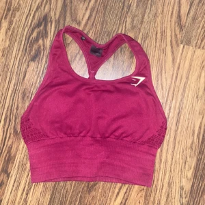 Gymshark sport-bh - Sport bh från gymshark i väldigt bra skick. Storlek XS. Kan mötas i Stockholm men även frakta 🌸