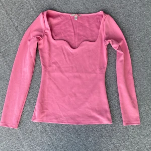 Rosa tröja  - Rosa tröja från hm storlek XS. Använd 1 gång