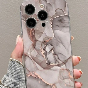 Guld rosa IPhone skal 7p/8p - Fick den precis idag och har väntat på den länge för att ville ha ett nytt IPhone skal men fick en ny IPhone 7 som inte passar för skalet så säljer den.