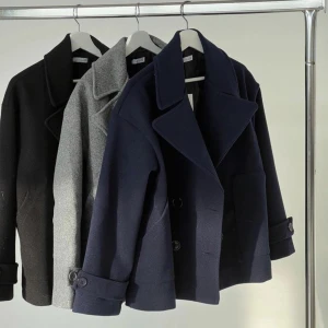 Kappa - Super fin kappa som tyvär inte kommer till användning längre. De är i väldigt bra skick och är sparsamt använd. Skriv gärna om du har några funderingar eller frågor!!