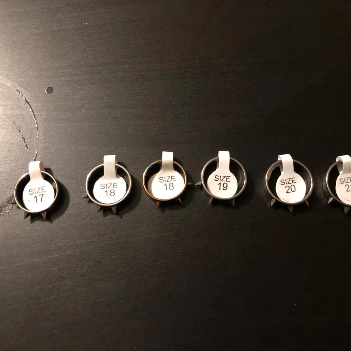 Ringar och små smycken 