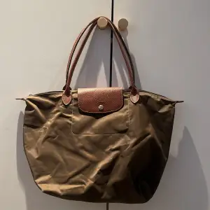 Longchamp väska i bra skick, knappt använd