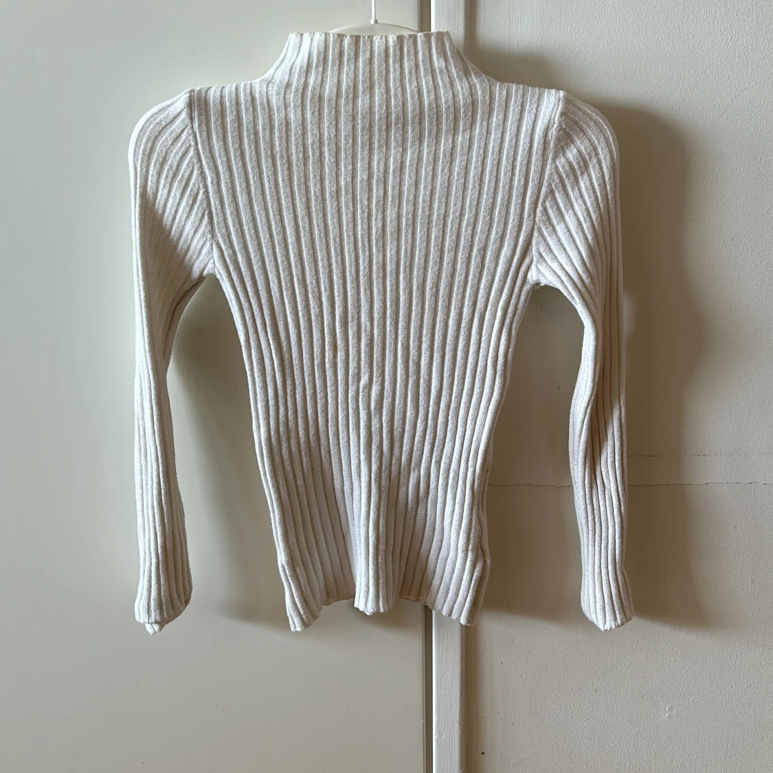 Stickad vit tröja  - 91
