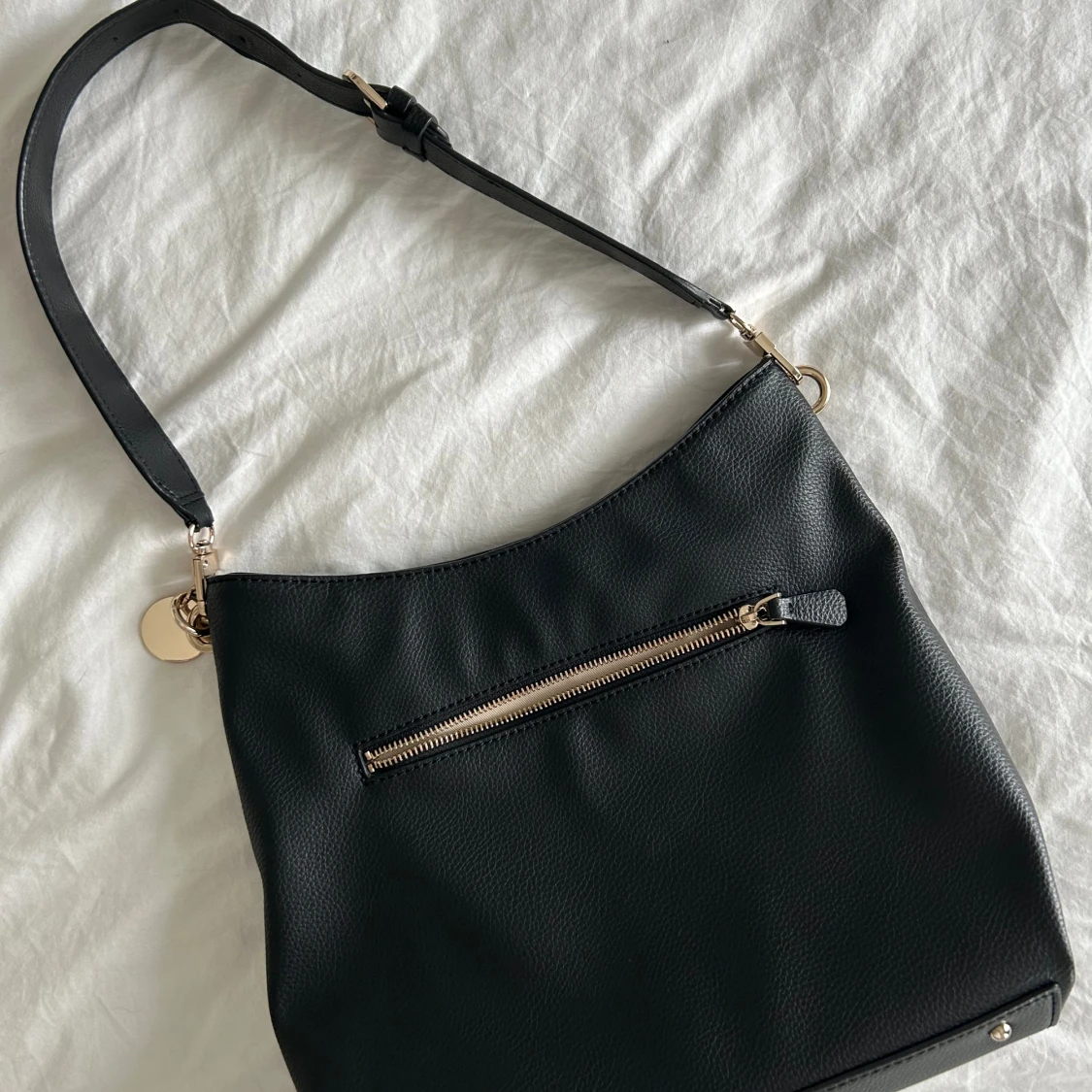 Guess väska svart  - 91