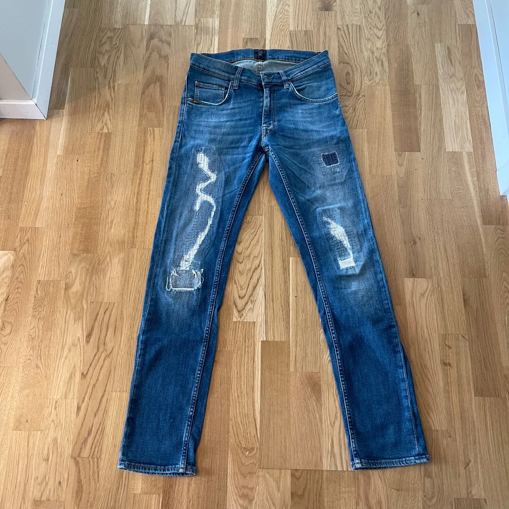 Storlek W30/L32. Jeans & Byxor.