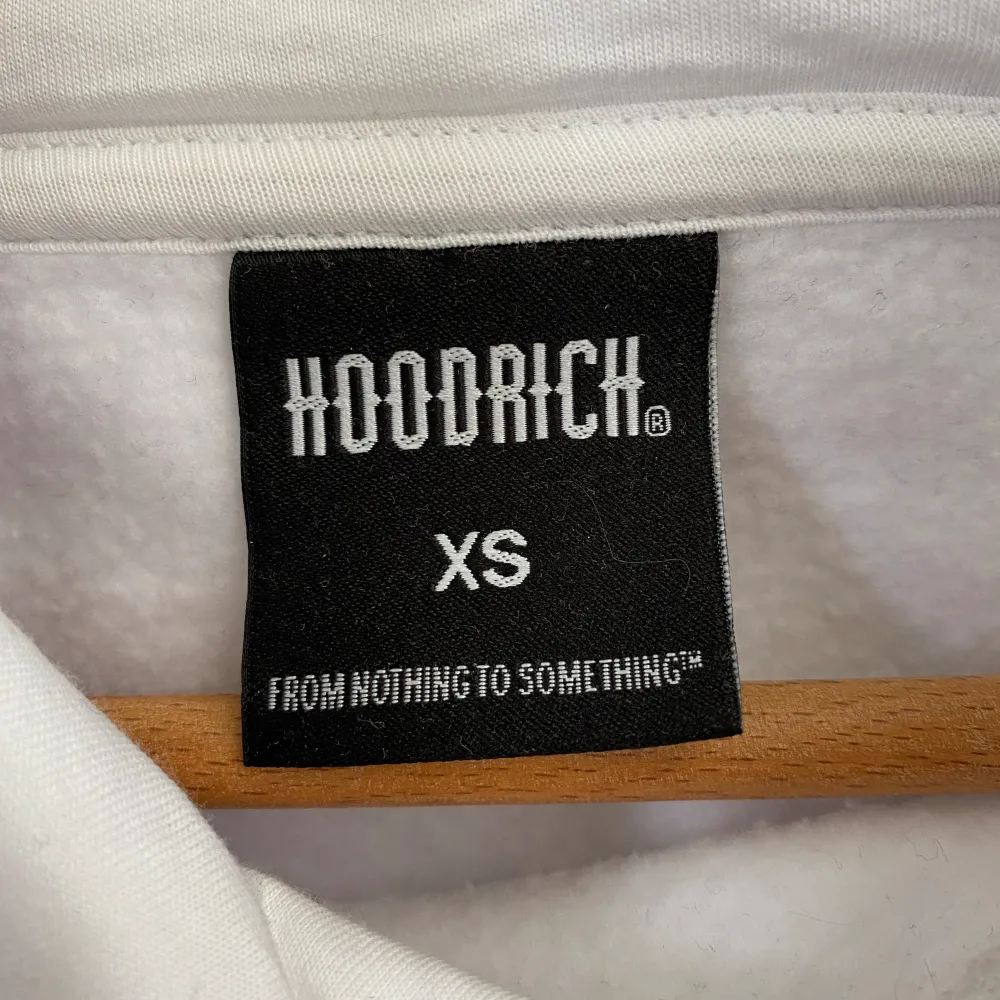Hej, säljer nu min hoodrich hoodie som inte kommer till andvänding, den är bara andvänd 2 ggr och är i bra skicka skriv för mer frågor eller funderingar . Hoodies.