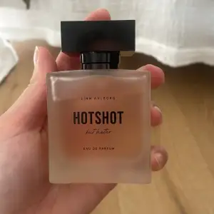 Parfym från Linn Ahlborg, Hotshot luktar gott men kommer inte längre till användning 