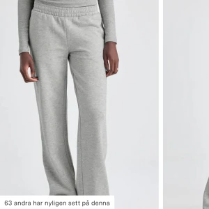 Helt nya bikbok mjukisar - Aldrig använda mjukisbyxor eftersom jag tyvärr tycker att dom är för korta på mig. Dom är i storlek XS men passar både mindre och större beroende på hur man vill att dom ska sitta. På hemsidan kostar dom just nu 400 kr men jag säljer för 300 kr. 