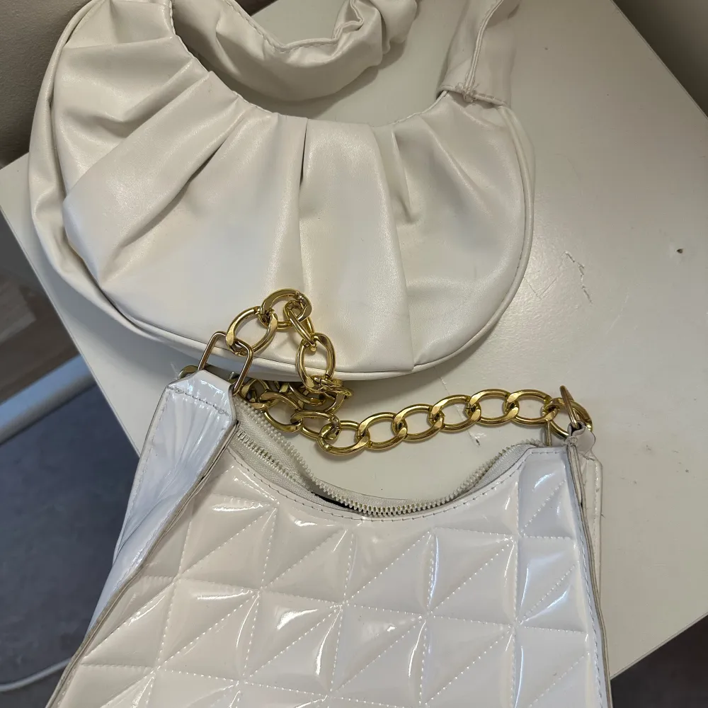Jätte fina och använt en gång bara 150kr för tre. Laukut & Käsilaukut.