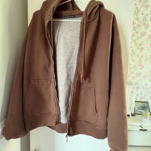 Kofta brandy meliville - En mysig kofta från brandy melville, onesize men passar xs-m🙌🏼