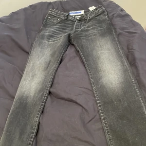 jacob cohen jeans - använda 3 gånger, köpte på miinto, storlek 30 model Bard ALLT OG KVAR kostar runt 4900 nya