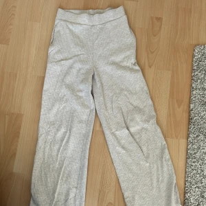 Loungeset Nelly - Supermjukt och fint set från Nelly🩷🌸 Säljer som ett par