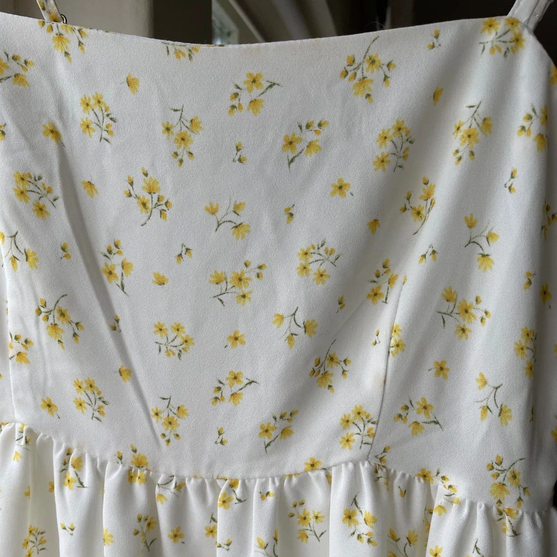 Gul blommig klänning - 93