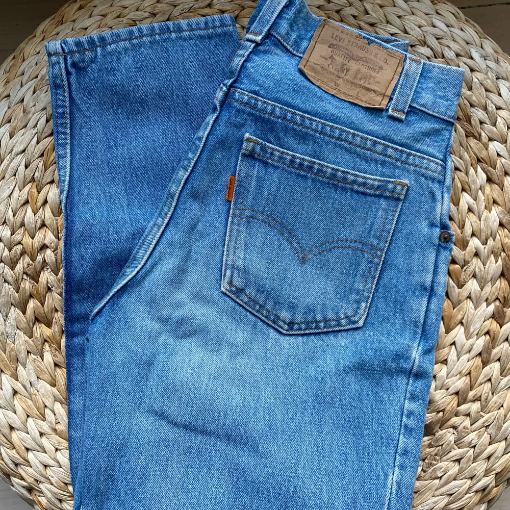 Levis vintage jeans stl XS/S. Ca w 25, längd 26. Superfin indigoblå färg. . Jeans & Byxor.