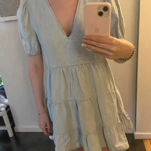 Klänning zara - Super fin klänning från zara som tyvärr inte kommer till användning💕 perfekt nu till sommaren!
