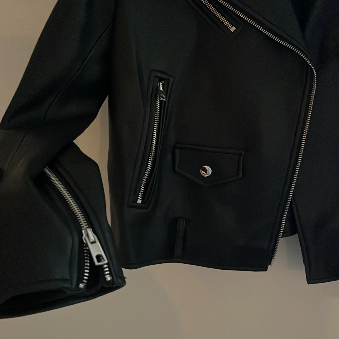 Faux skinnjacka från ZARA - 90