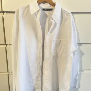 Oversized vit skjorta från zara. Strl XS men passar XS-M