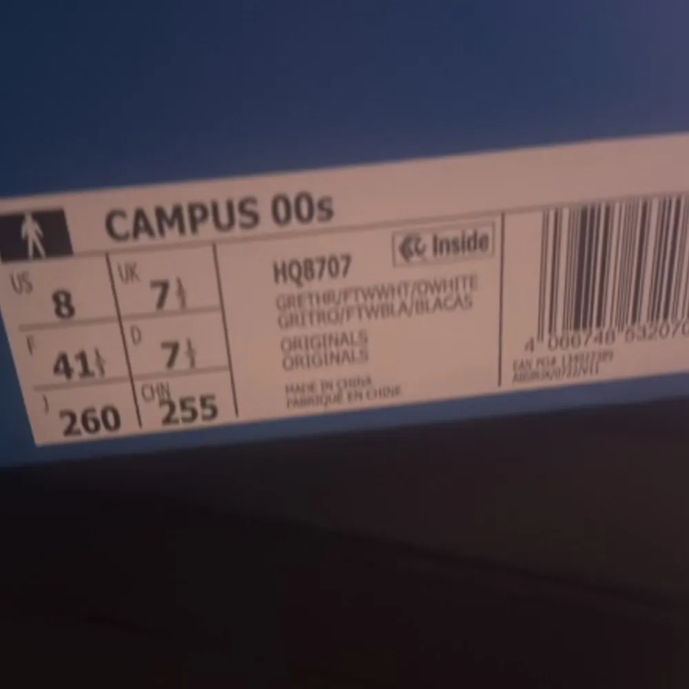 Adidas Campus 00s. Helt nya bara provade en gång, kvitto finns. säljer de för pågrund av fel storlek st 41 1/2. Skor.