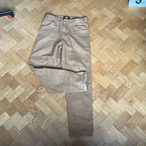 Dickies carpenter jeans  - 8/10 skick med sluttningar på botten 