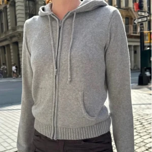 Brandy Melville zip up hoodie - Storlek s