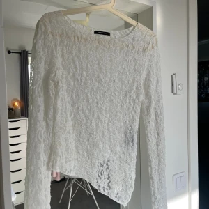 Festtopp - Vit festtopp i jättefint skick!