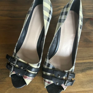 Pumps - Coola pumps i strl 38 i nyskick 