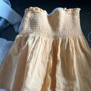 Tub topp finns även band till  - En fin somrig tub topp som har band till om man vill lägga till 