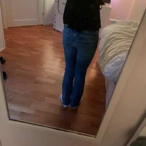Low Bootcut jeans - Säljer dessa skit snygga jeansen från Gina tricot för att dom tyvär blivit försmå❤️