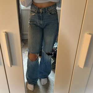 Helt vanliga blåa jeans  - Har använt mycket förut men inte nu, sitter bra på och bekväma. Storlek XS