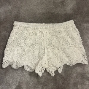 Spetsshorts💗 - Helt oanvända spetsshorts köpta på marknad i Spanien 💗💗 Storlek xs/s❤️‍🔥❤️‍🔥