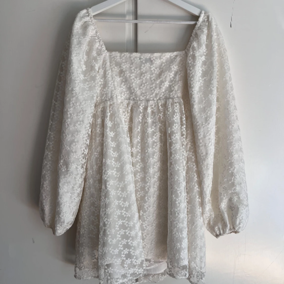 Vit sommarklänning  - 92