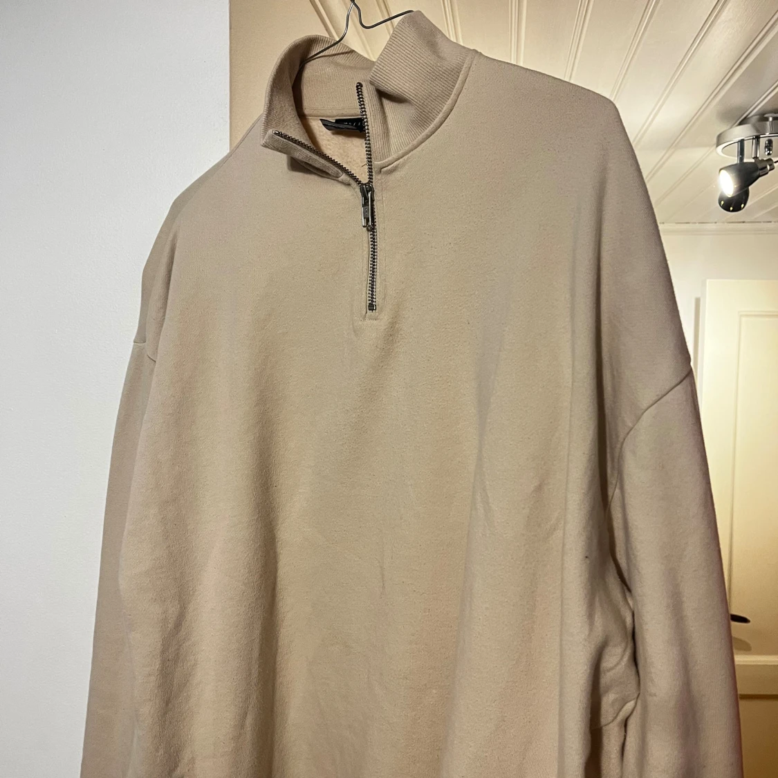 Zipup sweatshirt