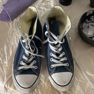 Converse blåa strl 41 - Bra skick, 