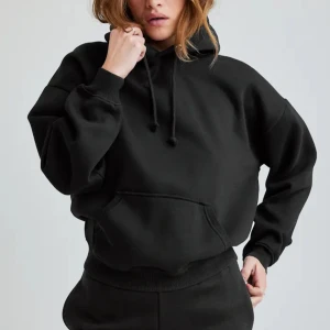 Bikbok svart hoodie - Jättefin Hoodie från bikbok i xs. Använd men i bra skick💕nypris:399 kr