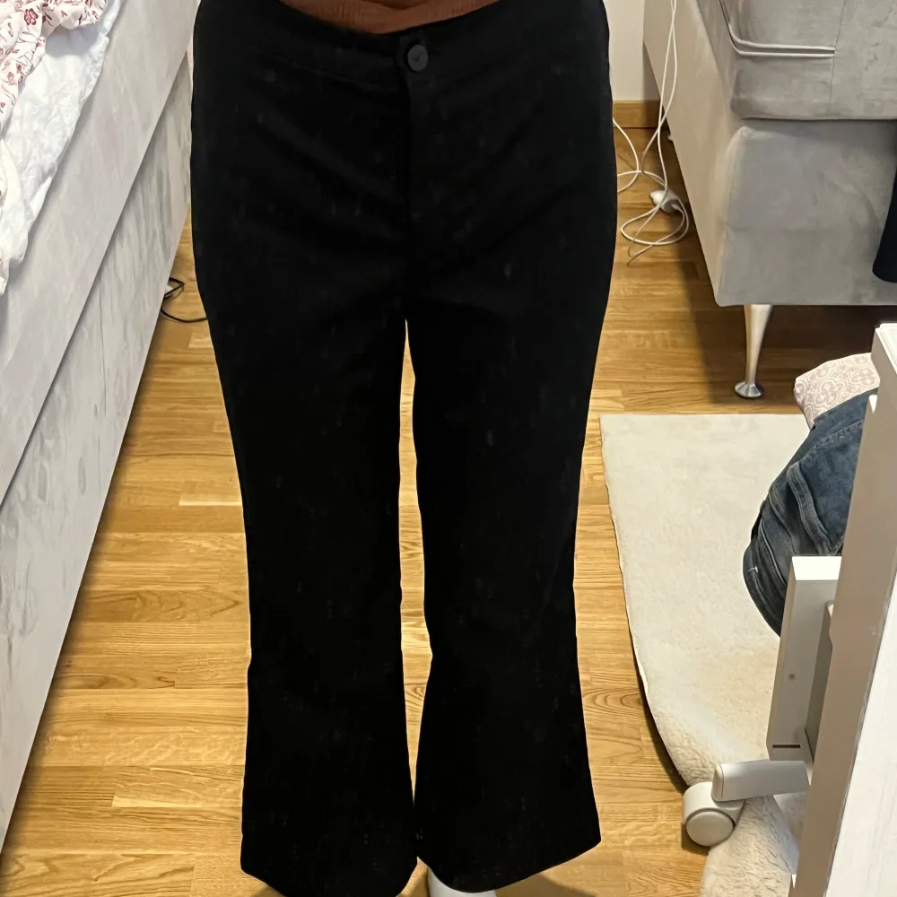 endast testat då de inte kommit till användning pga fel storlek. inga defekter. kontakta om du vill ha fler bilder, diskutera pris eller har frågor💓. Jeans & Byxor.